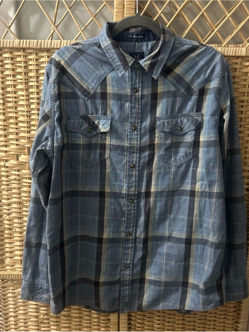 Moonshine Spirt By Brad Paisley Men’s Reg Fit Snap Front Shirt Size Med